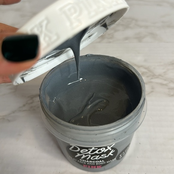 Victoria Secret PINK - CHARCOAL DETOX MASK Black Clay Face & Body Mask 6.5Oz - Picture 7 of 7